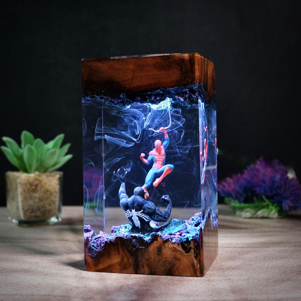 TessArt - Spiderman vs Venom Lamp
