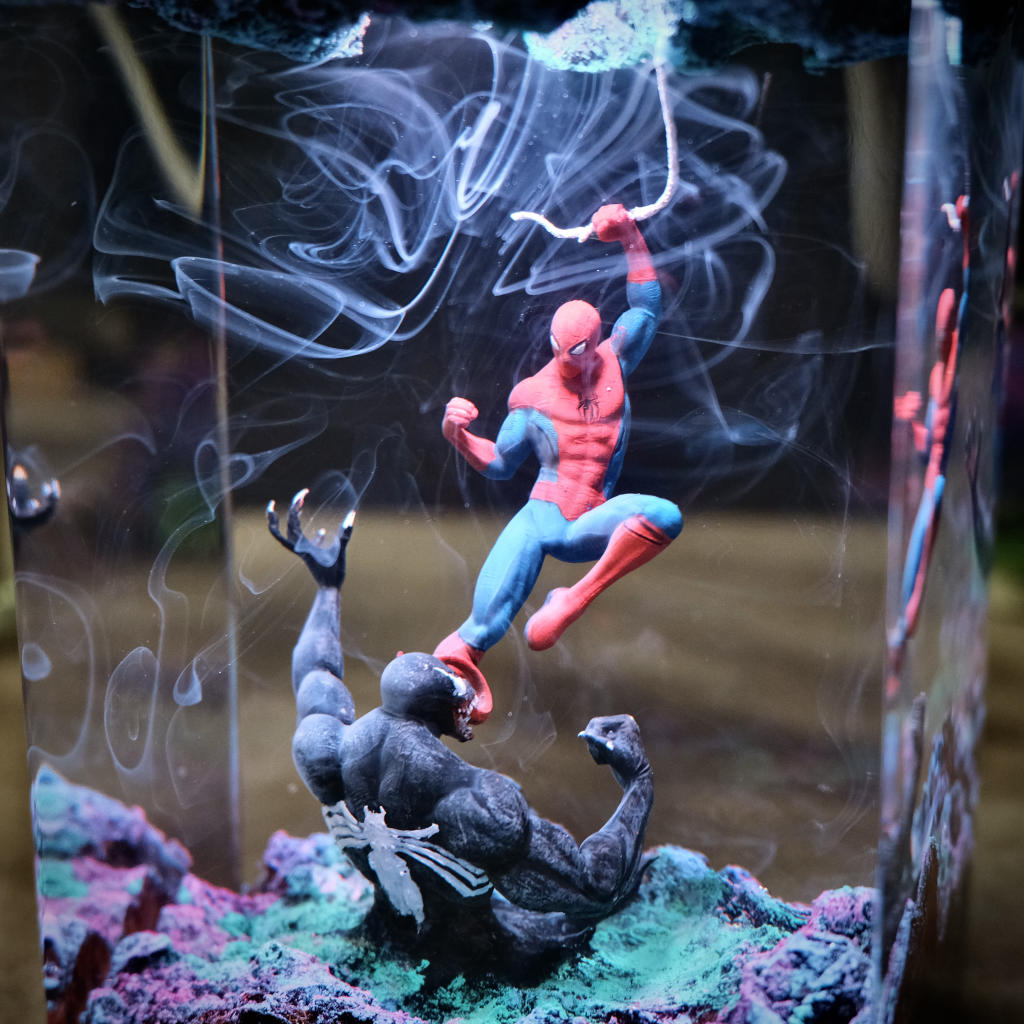 TessArt - Spiderman vs Venom Lamp