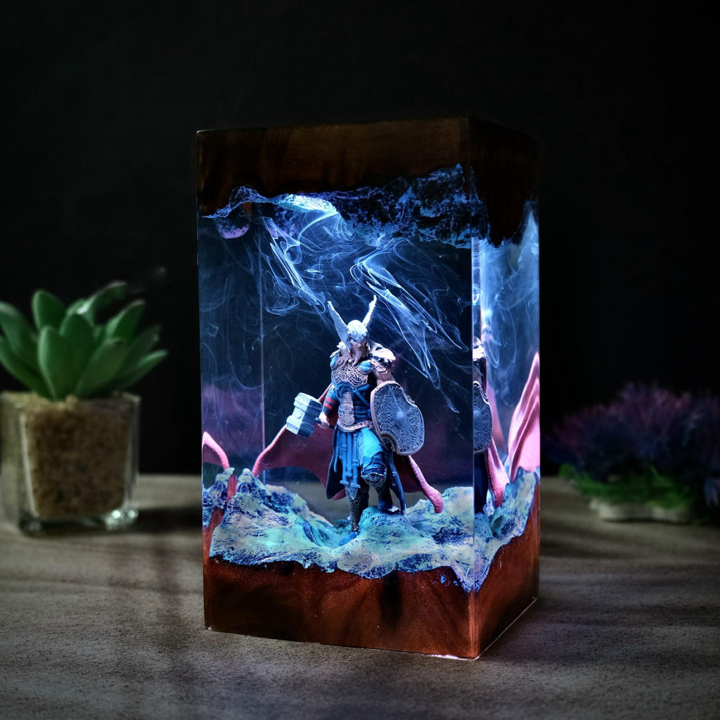 TessArt - Thor Lamp