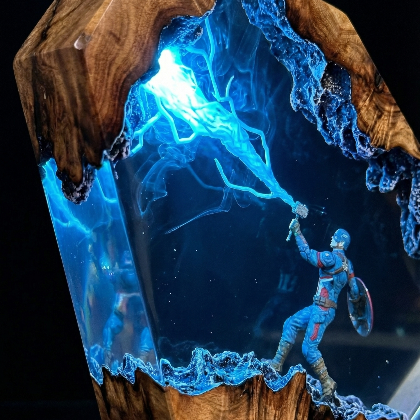 TessArt - Captain America Lamp