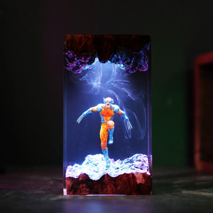 TessArt - Wolverine Lamp